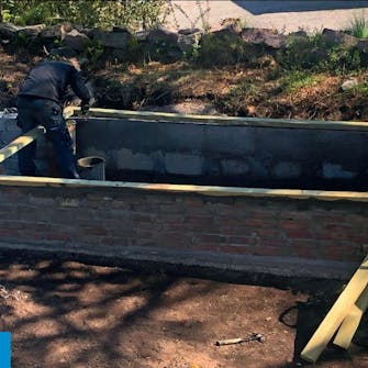 Kasvihuone vanhoista ikkunoista Kasvihuone vanhoista ikkunoista